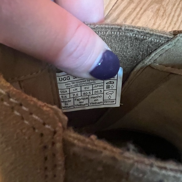 Tan Ugg Harrison Chelsea Boots -Mismatched Sizes- - Picture 6 of 6